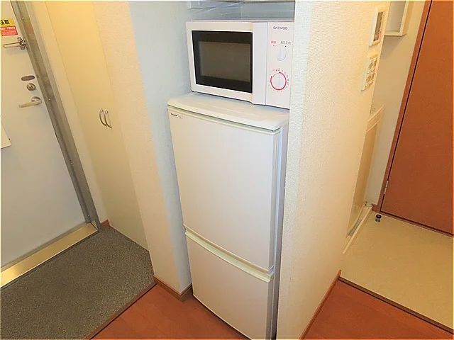 電子レンジ、冷蔵庫完備
