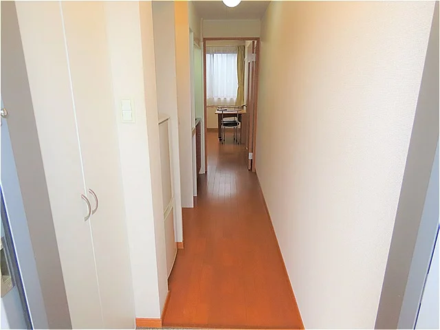 玄関からのアングルです