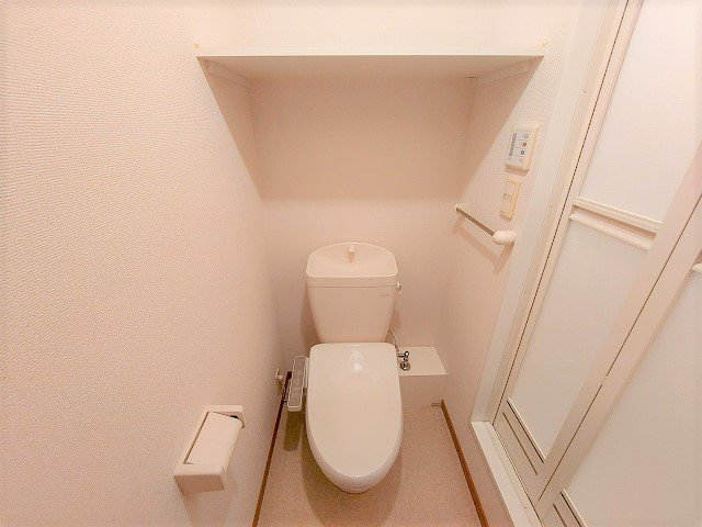 バス・トイレ別で快適です。