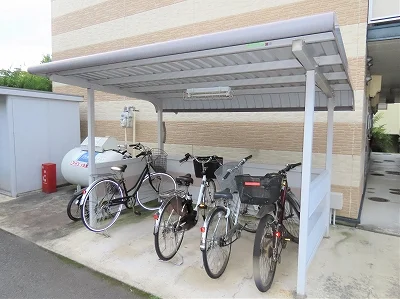 屋根付き駐輪場あり