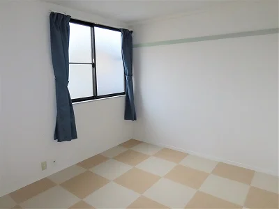 2階はカーペットのお部屋です