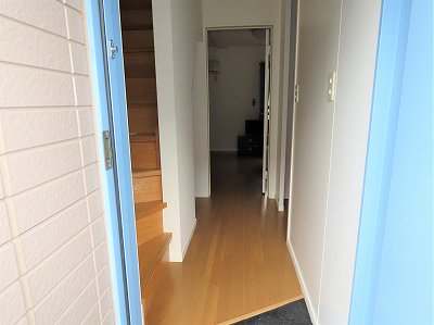 玄関からのアングルです