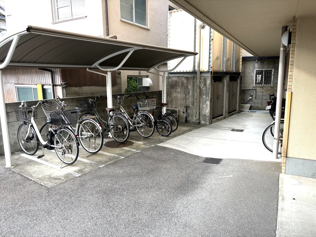 駐輪場が１Ｆにあります♪