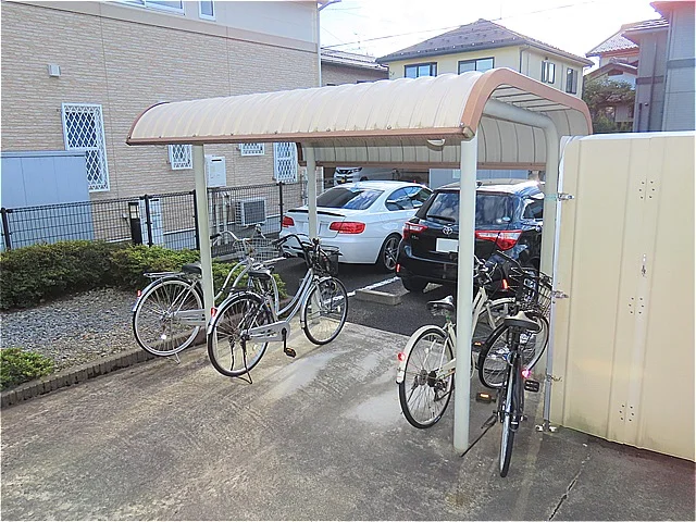 屋根付き駐輪場あり
