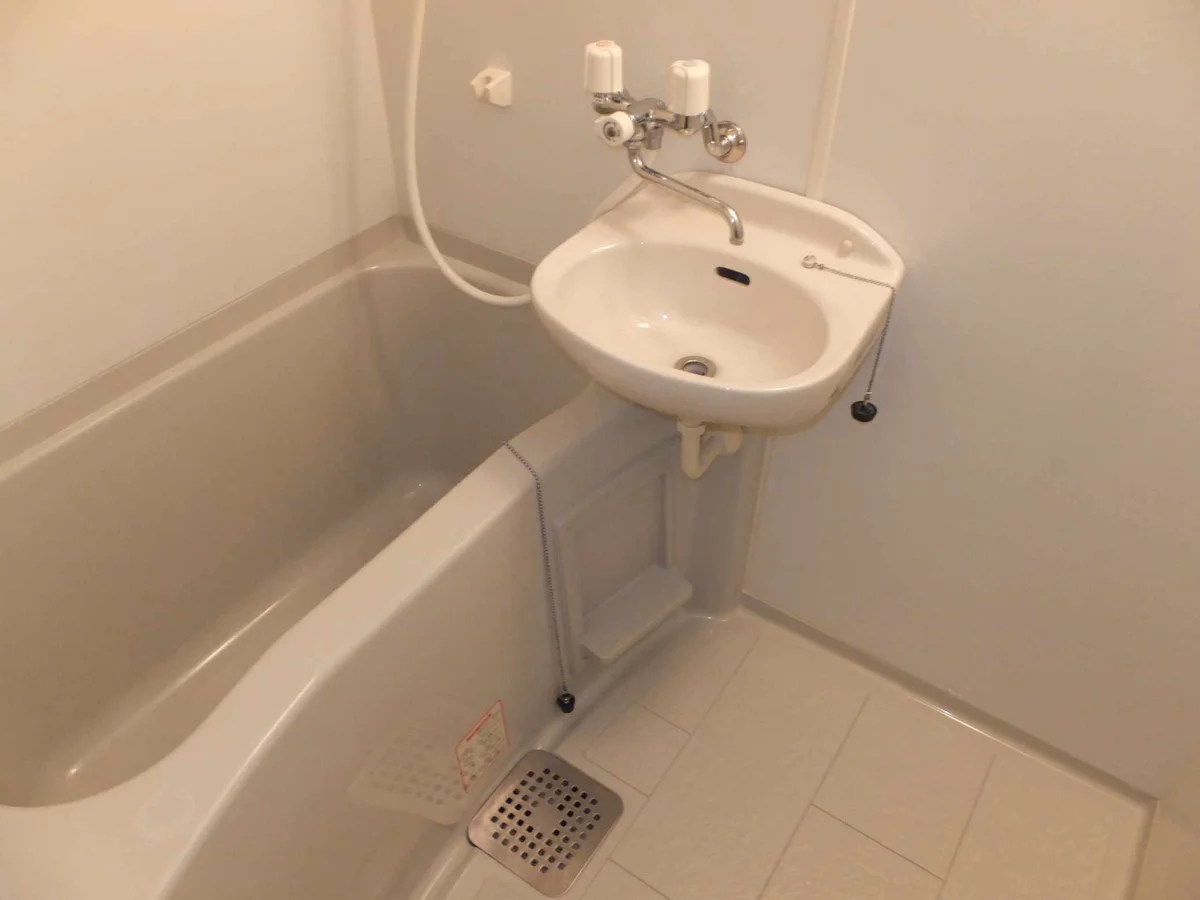 雨の日の室内干しに便利な浴室乾燥機付き