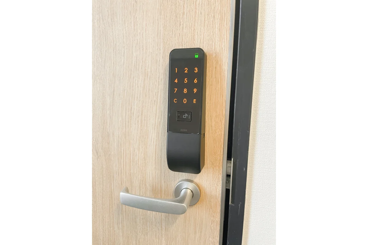 お部屋は電子キーなので鍵を持たない身軽な生活が送れますよ！