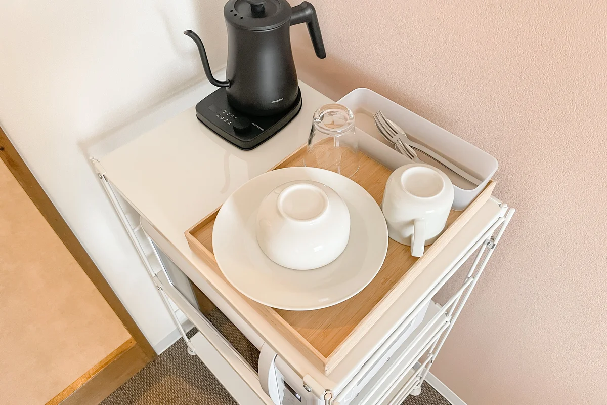 無印良品のシンプルでおしゃれな食器とカトラリーもご用意しています。