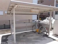 屋根付き駐輪場あり