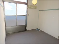 102号室は家具無のお部屋です
