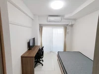 写真はお部屋のイメージです。ラグなどの室内装飾はございません。