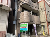 5階建てオートロックマンションです。