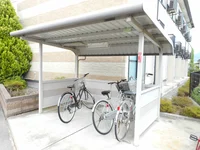 屋根付き駐輪場あり