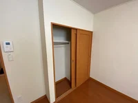 居室:1Fはフローリング 2Fは絨毯