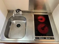 2口ラジエントヒーター付き。部屋により設備が異なる場合あり。