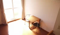 1階はフローリング、2階はじゅうたんです。