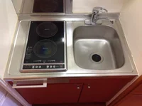 コンロは２口のラジエントヒーターです。