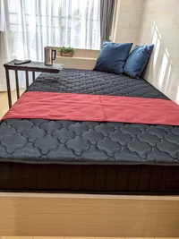 ふかふかのセミダブルベッド♪