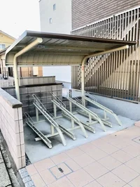 屋根付き駐輪場なので雨をブロック