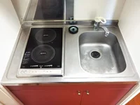 2口ラジエントヒーター付き。部屋により設備が異なる場合あり。