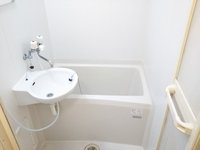 バス・トイレ別です。仕様が異なる場合があります。