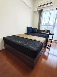 広々としたセミダブルベッド♪