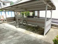 屋根付き駐輪場あり