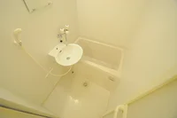 一日頑張った体を湯船で癒してください。