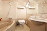 ゆったりとした3点ユニットの浴室。