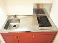 2口ラジエントヒーター付き。部屋により設備が異なる場合あり。