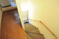 2F部屋は室内専用階段