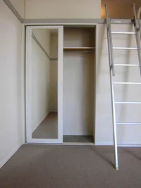 鏡付きクローゼット