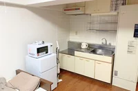 IHクッキングヒーターや、電気ポッドもあり、自炊も可能です