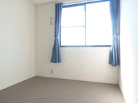 2階西側寝室です