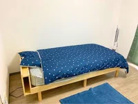 ベッドはシングルサイズとなっています。