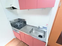 キッチンはガスコンロ3口設置有