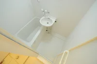 浴室乾燥付き。実際のお風呂は仕様が異なる場合がございます