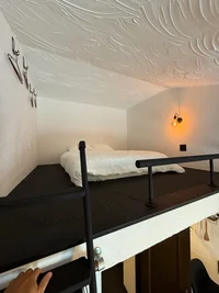 ダブルベッド、収納ボックス