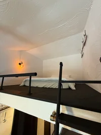 ダブルベッド、収納ボックス