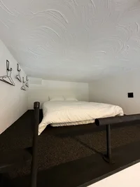 ダブルベッド、収納ボックス