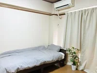 ベッドはシングルサイズとなっています。