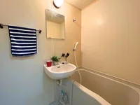 洗面付きのお風呂となっています。