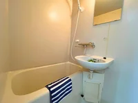 洗面付きのお風呂となっています。