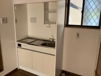 キッチン、洗濯機置場（洗濯機設置前の写真です。）