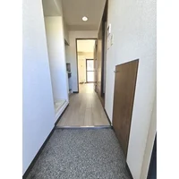 家具家電、消耗品雑貨品設置前の室内写真となります。