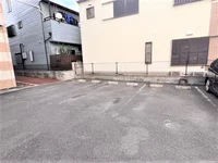 駐車場は別料金となります。