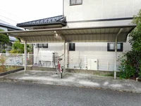 屋根付き駐輪場あり