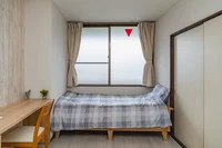 シングルベットと寝具付きです