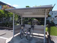 屋根付き駐輪場あり