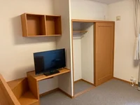 1Fはフローリング、2Fは絨毯になります。