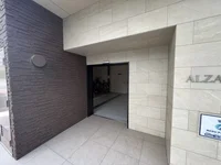 駐輪場も自動ドア完備で安心ですね。